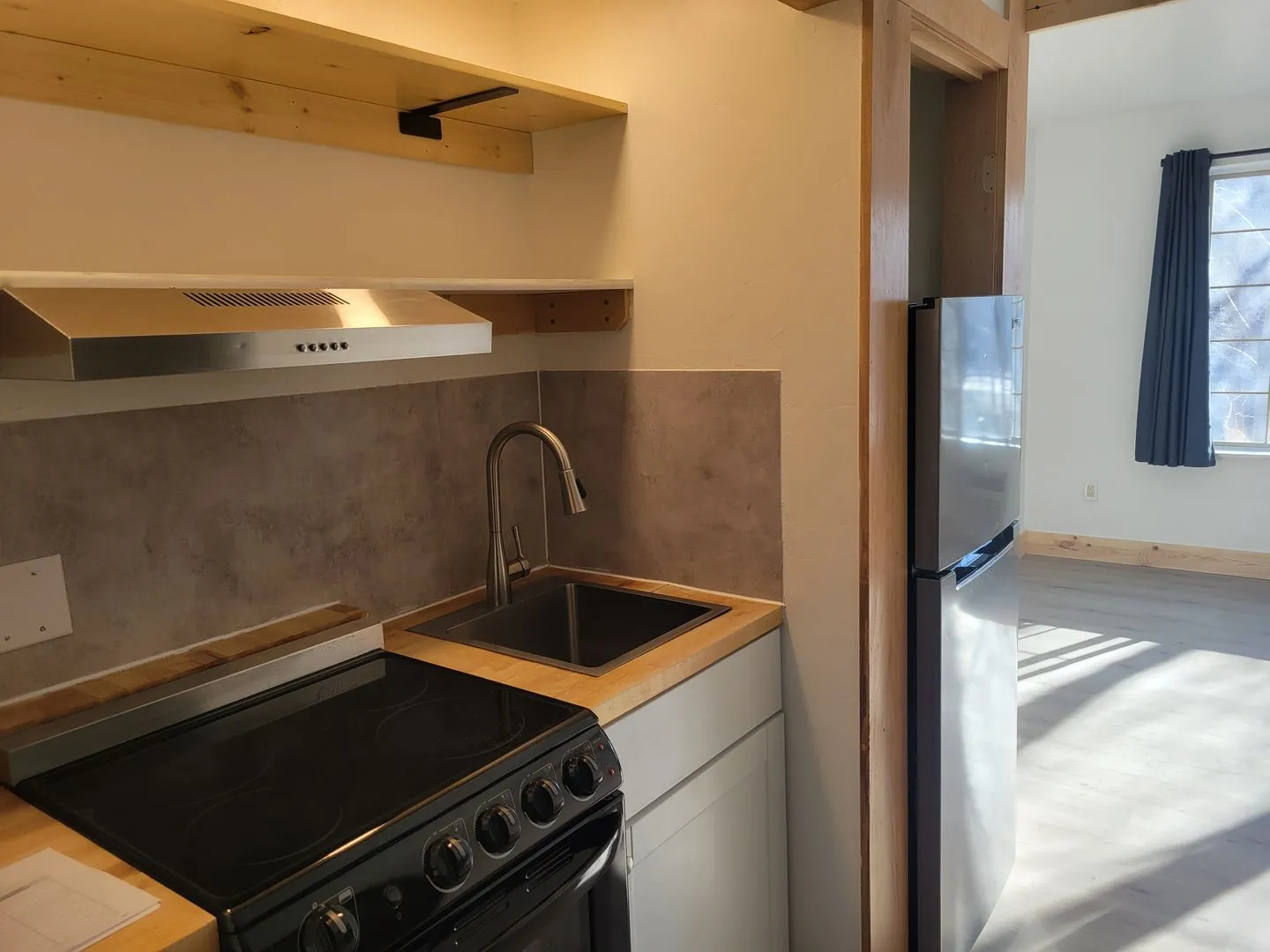One Bedroom Apartment - One bed, all the benefits. All Utilities & Internet included.
