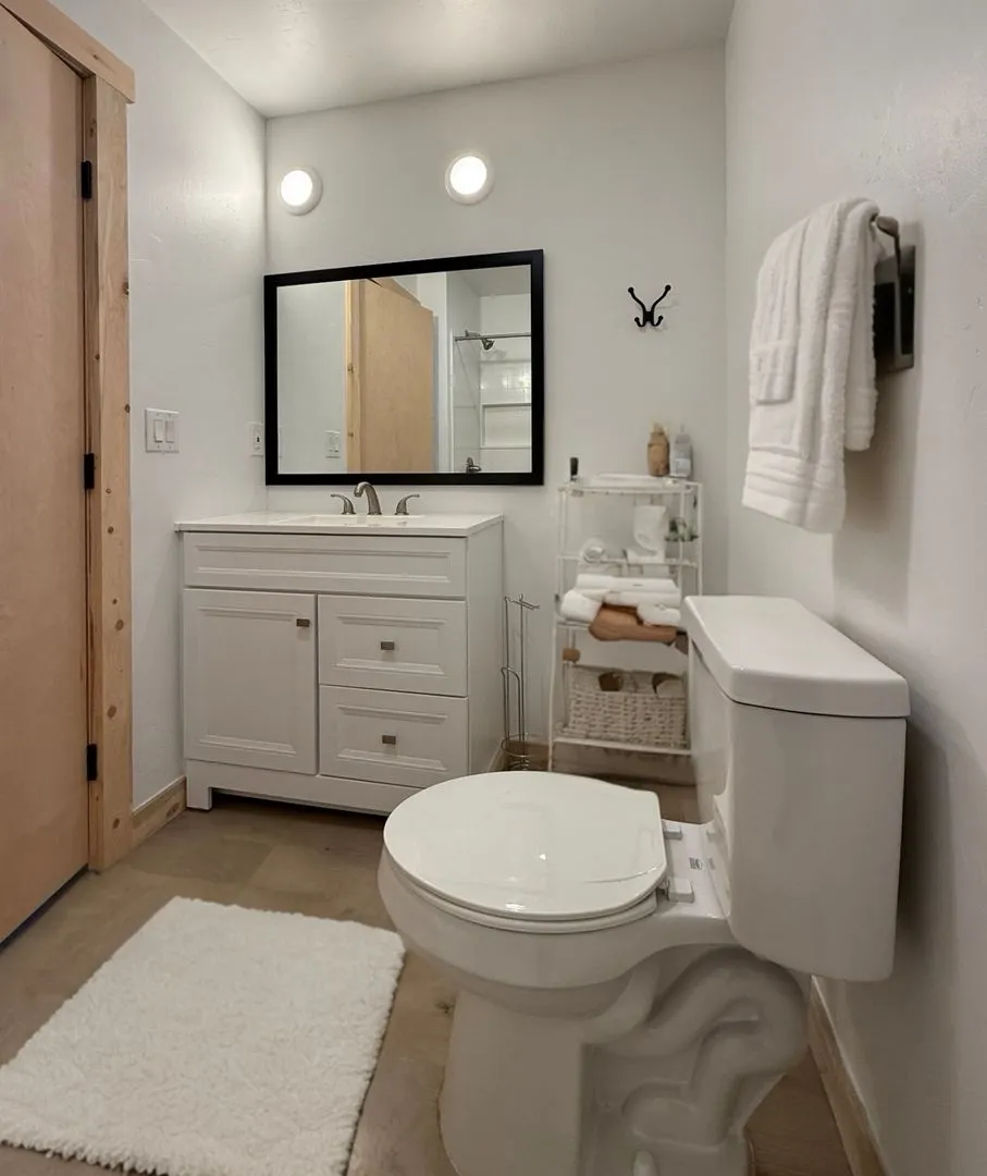 Studio Apartment - All you need, nothing you don’t. All Utilities & Internet Included. - Photo 3