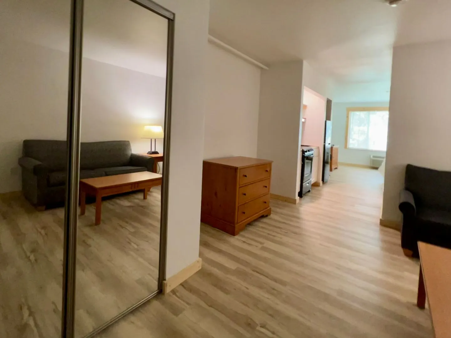 One Bedroom Apartment - One bed, all the benefits. All Utilities & Internet included. - Photo 2