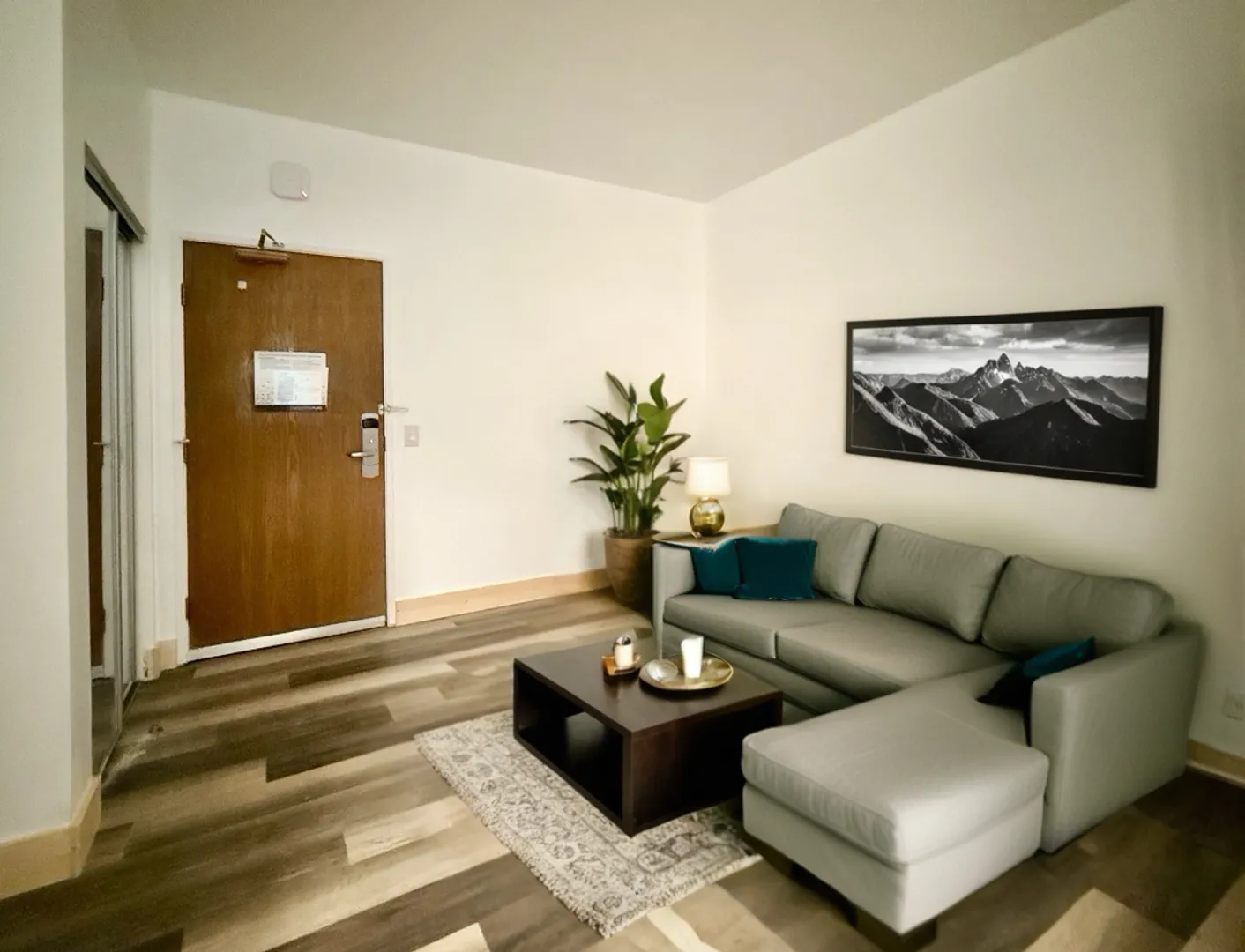 One Bedroom Apartment - One bed, all the benefits. All Utilities & Internet included. - Photo 3