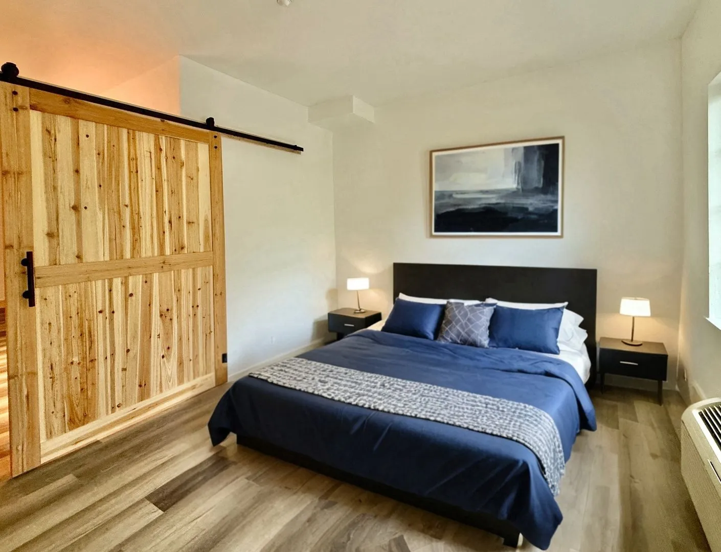 One Bedroom Apartment - One bed, all the benefits. All Utilities & Internet included. - Photo 4