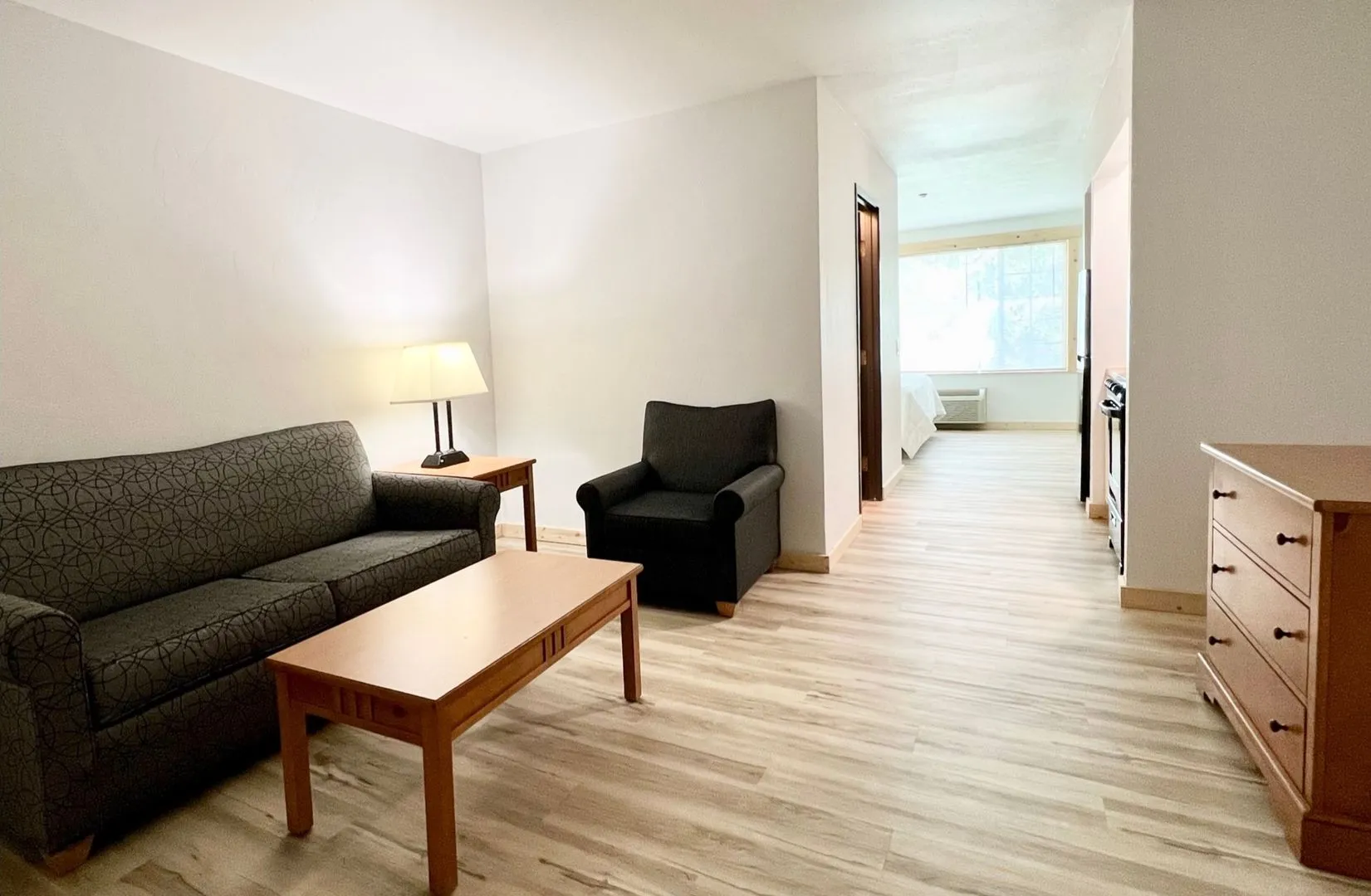 One Bedroom Apartment - One bed, all the benefits. All Utilities & Internet included. - Photo 2